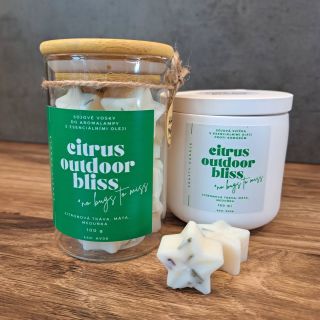 CITRUS ODOUR BLISS Letní večery volají po svěží harmonii. Naše venkovní svíčka s citrusovou vůní kombinuje sílu tří bylin...
